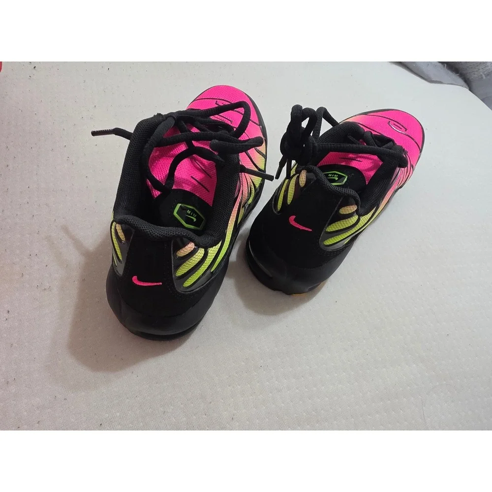 Nike‎ Air Max Plus PS Black Hyper Pink Volt Kids Shoes FZ0023-043 Size 2.5Y